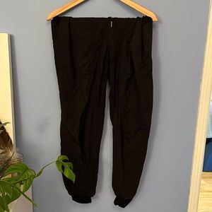 COPY - Dance studio lululemon jogger